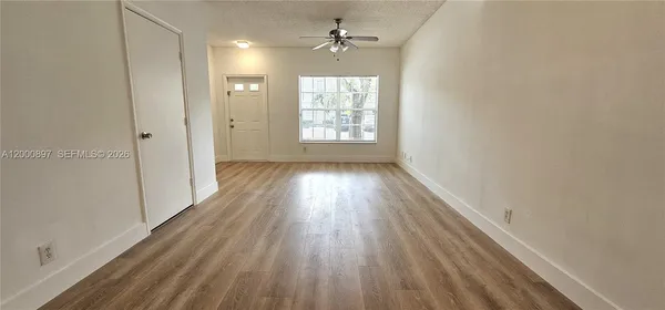 $2,350 | 46 Simonton Circle, Weston, FL 33326