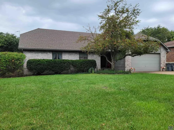 $335,000 | 2225 Redwood Avenue, Emporia, KS 66801