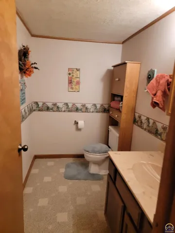 $335,000 | 2225 Redwood Avenue, Emporia, KS 66801