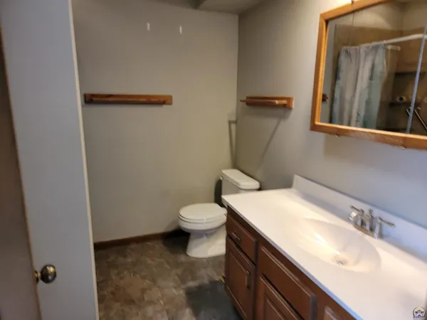 $335,000 | 2225 Redwood Avenue, Emporia, KS 66801