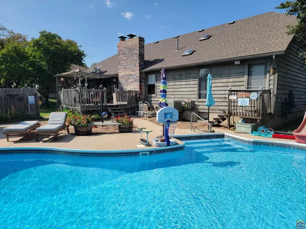 $335,000 | 2225 Redwood Avenue, Emporia, KS 66801