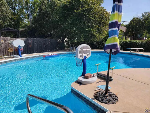 $335,000 | 2225 Redwood Avenue, Emporia, KS 66801