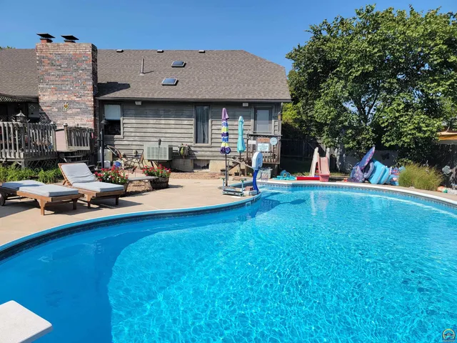 $335,000 | 2225 Redwood Avenue, Emporia, KS 66801