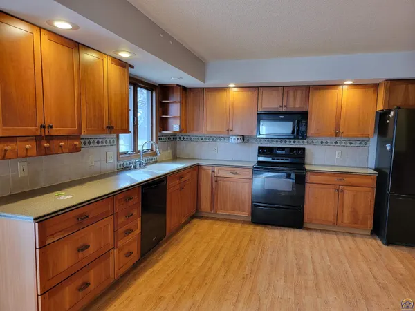 $335,000 | 2225 Redwood Avenue, Emporia, KS 66801