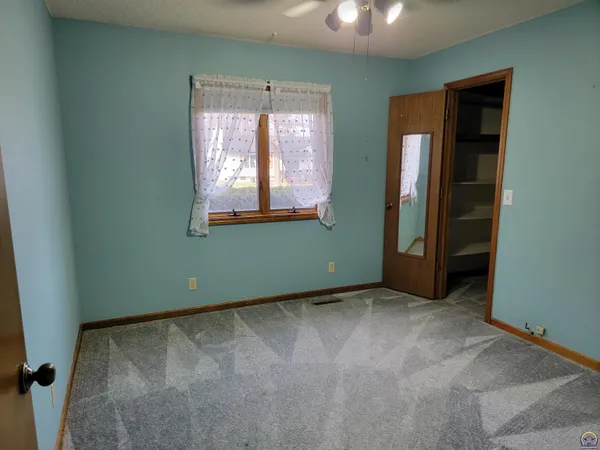 $335,000 | 2225 Redwood Avenue, Emporia, KS 66801