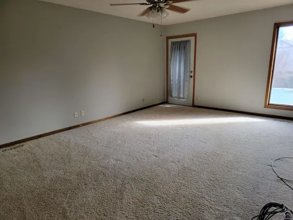 $335,000 | 2225 Redwood Avenue, Emporia, KS 66801