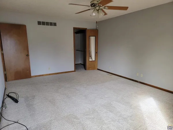 $335,000 | 2225 Redwood Avenue, Emporia, KS 66801
