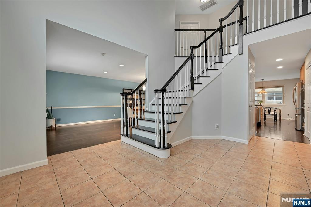 288 Schley Place Teaneck, NJ 07666 - Photo 2 of 29