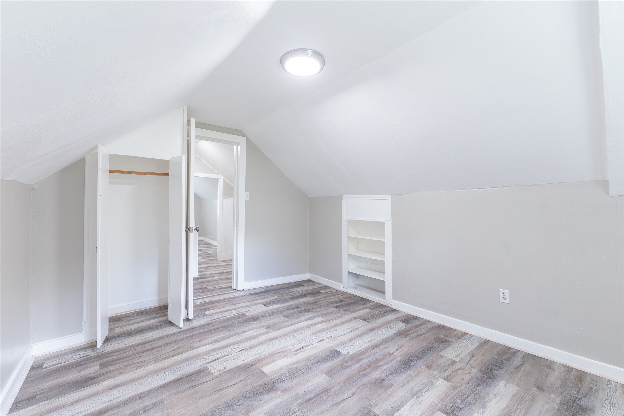 2118 Rolling Hills Road Conroe, TX 77303 - Photo 22 of 39 Light filled bedroom offers comfort and versatility.
