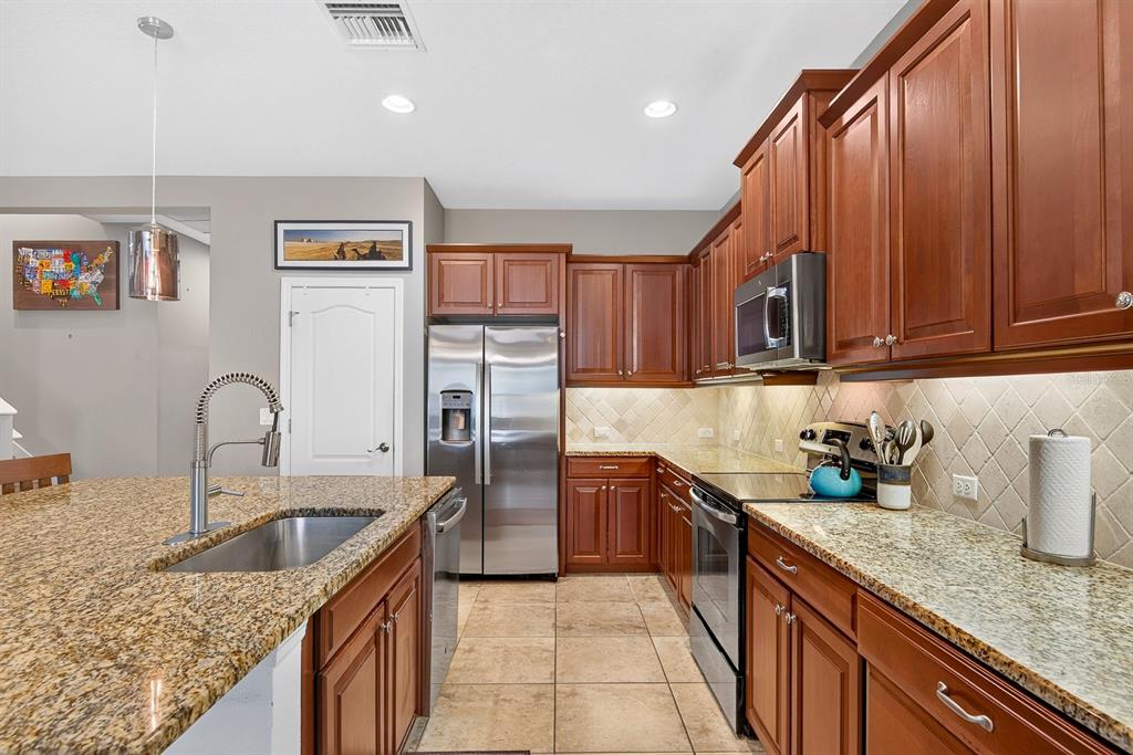 1416 Hickory View Circle Parrish, FL 34219 - Photo 8 of 49