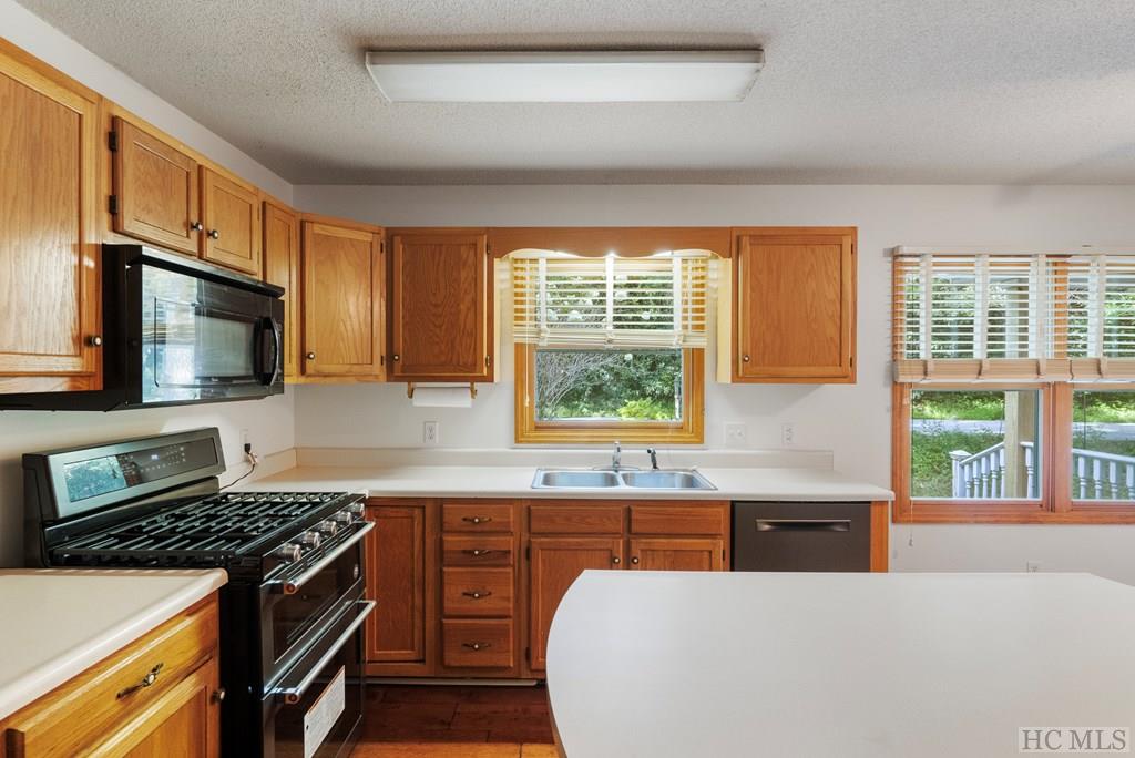 180 Picklesimer Road Highlands, NC 28741 - Photo 8 of 31 Gallery Image 8
