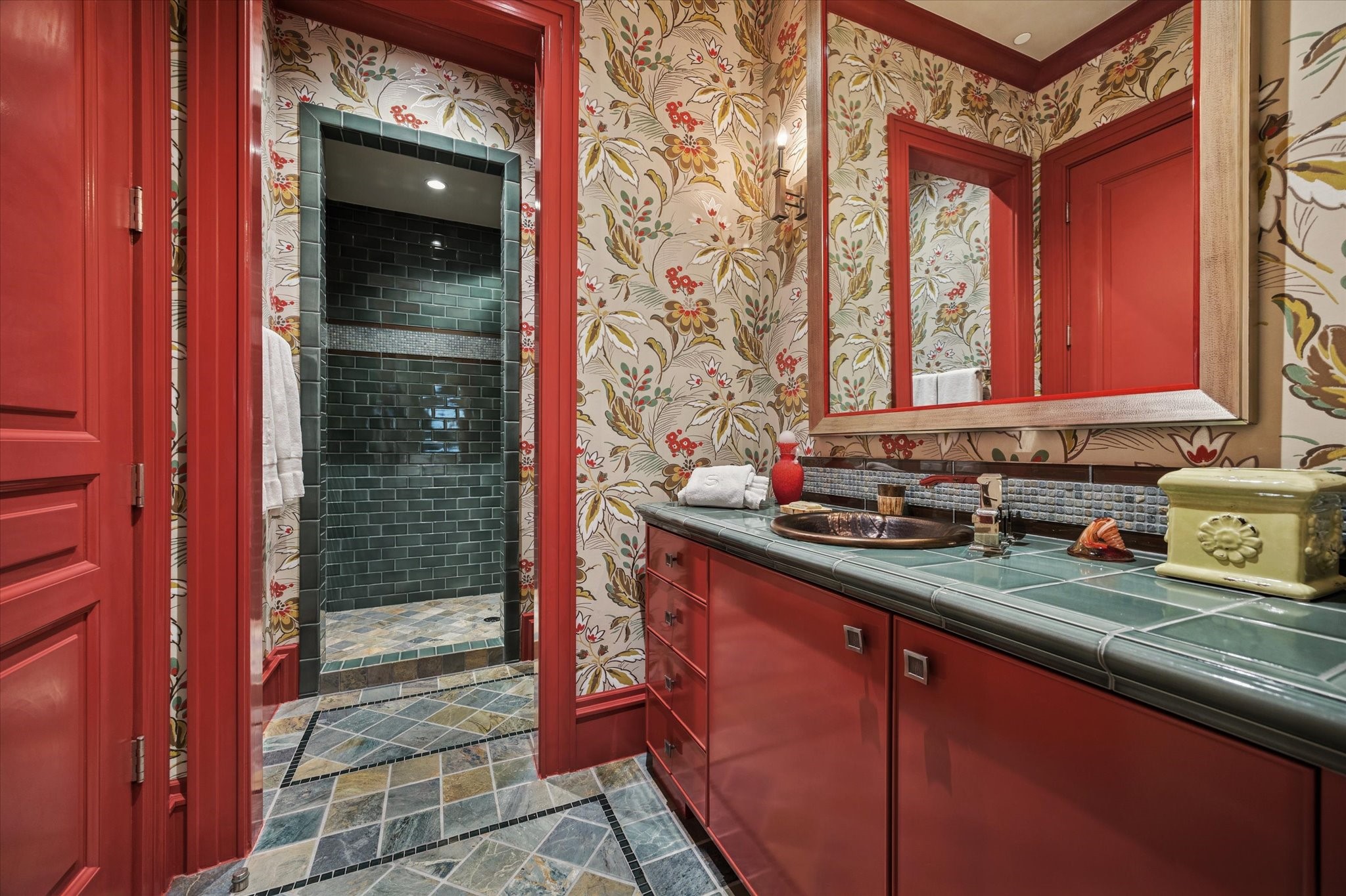 1225 Place Royale Way Houston, TX 77056 - Photo 11 of 45 a bathroom with a sink and a mirror