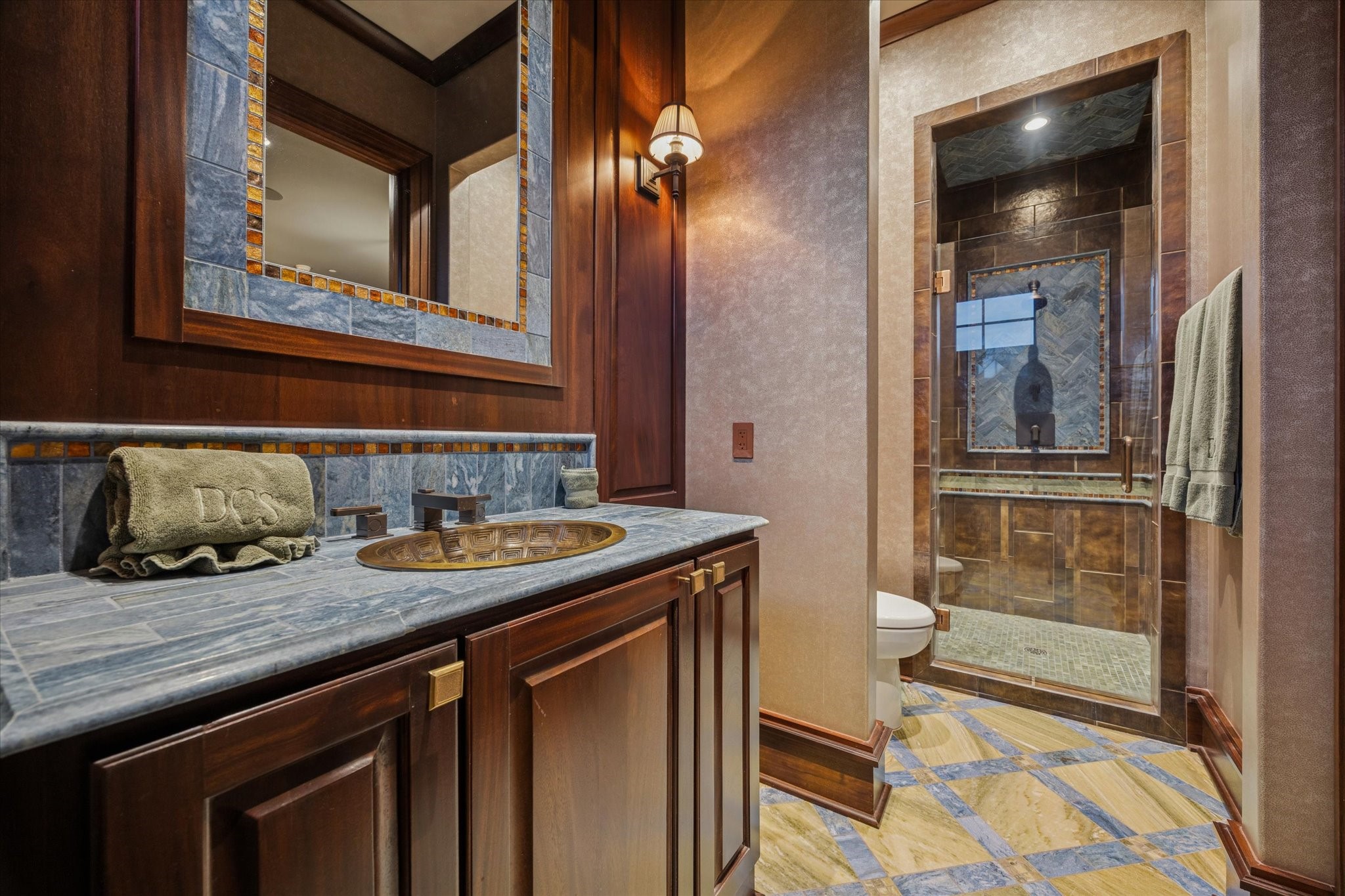 1225 Place Royale Way Houston, TX 77056 - Photo 26 of 45 a bathroom with a granite countertop sink and a mirror