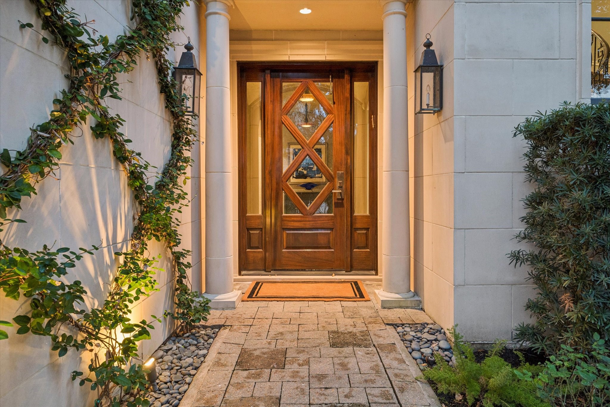 1225 Place Royale Way Houston, TX 77056 - Photo 3 of 45 a view of entrance door of the house