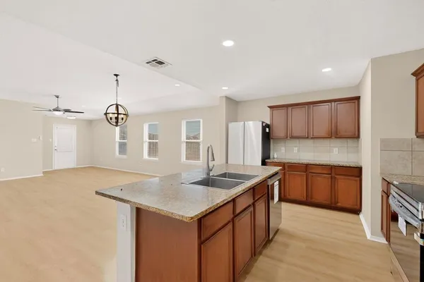 $2,195 | 1406 Cedar Hollow Drive, Princeton, TX 75407