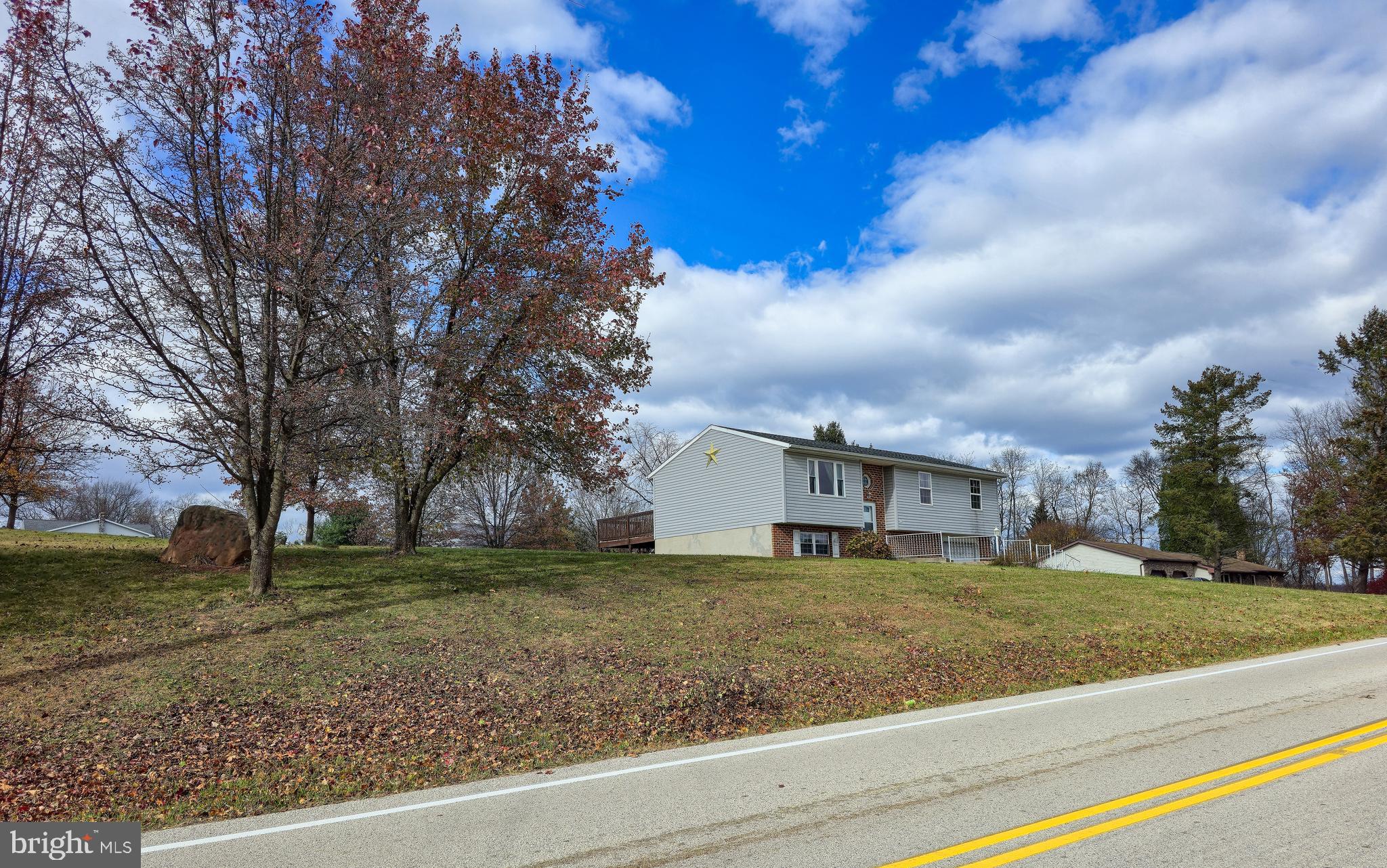910 East Butter Road York, PA 17406 - Photo 3 of 29 Gallery Image 3