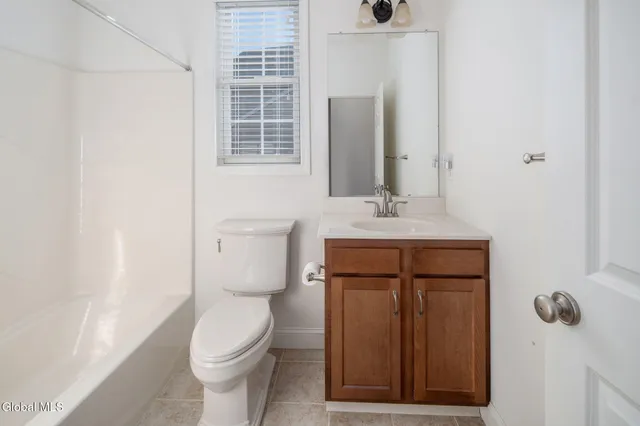 $600,000 | 23 Beacon Drive, Colonie, NY 12189