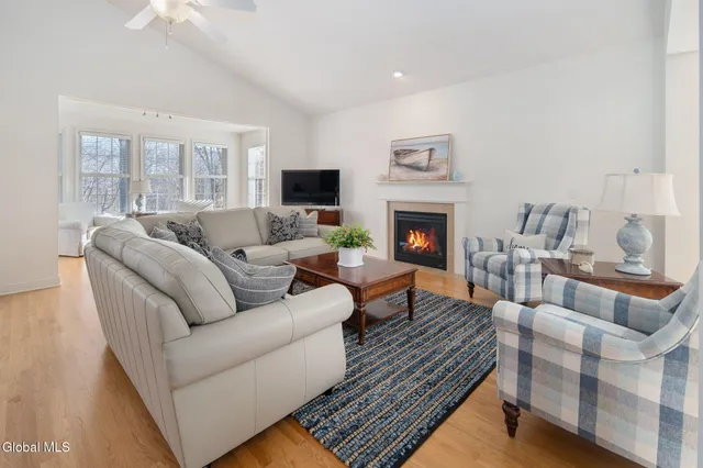 $600,000 | 23 Beacon Drive, Colonie, NY 12189