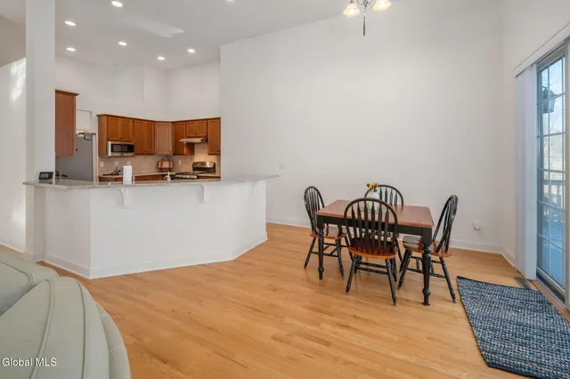 $600,000 | 23 Beacon Drive, Colonie, NY 12189