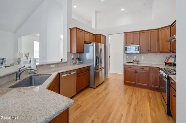 $600,000 | 23 Beacon Drive, Colonie, NY 12189