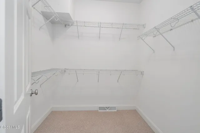 $600,000 | 23 Beacon Drive, Colonie, NY 12189