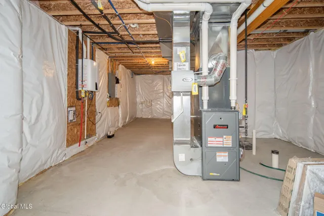 $600,000 | 23 Beacon Drive, Colonie, NY 12189