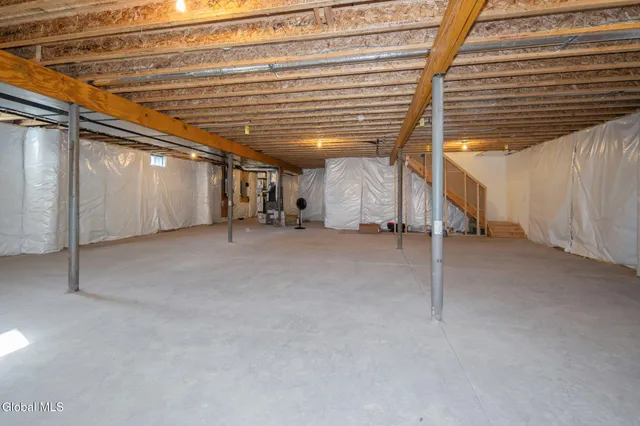 $600,000 | 23 Beacon Drive, Colonie, NY 12189