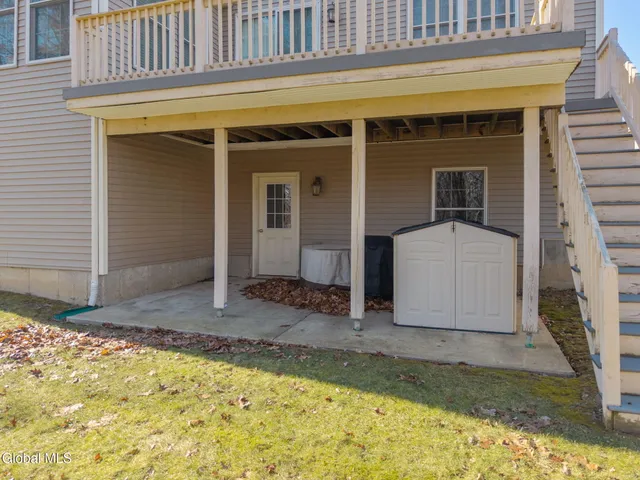 $600,000 | 23 Beacon Drive, Colonie, NY 12189