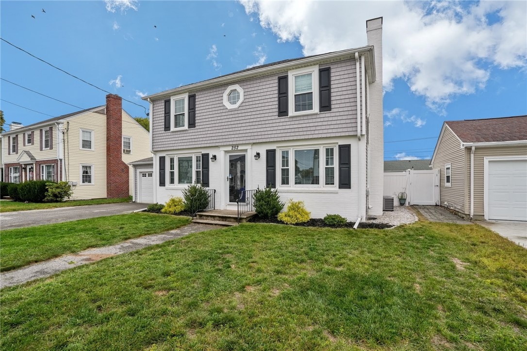 252 Williston Way Pawtucket, RI 02861 - Photo 2 of 27