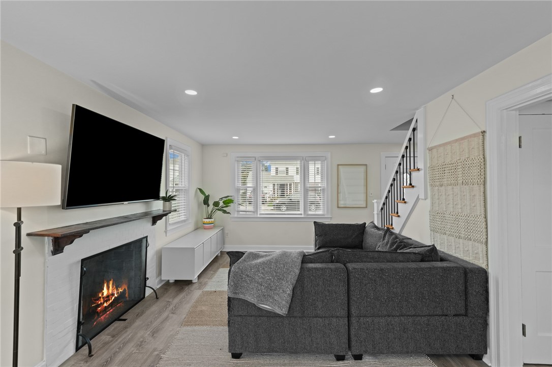 252 Williston Way Pawtucket, RI 02861 - Photo 5 of 27