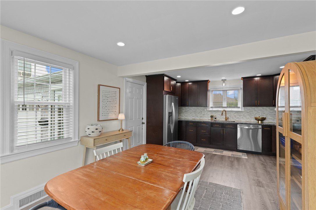 252 Williston Way Pawtucket, RI 02861 - Photo 10 of 27