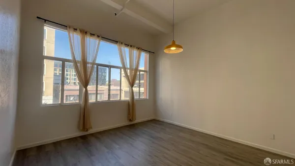 $2,100 | 375 12th Street, Unit 6, Oakland, CA 94607