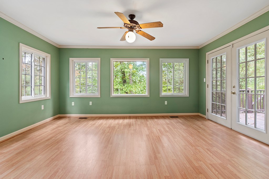 112 Sparrow Road Greenwood, SC 29649 - Photo 8 of 36