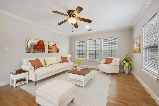 $4,100 | 714 East 45th Street, Austin, TX 78751