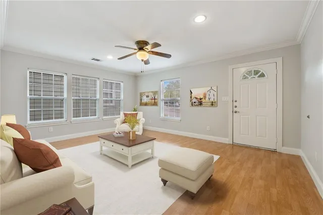 $4,100 | 714 East 45th Street, Austin, TX 78751