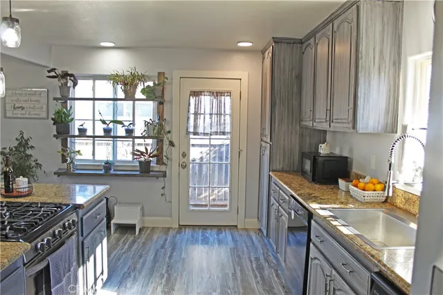 $718,900 | 607 East Monroe Street, Santa Maria, CA 93454