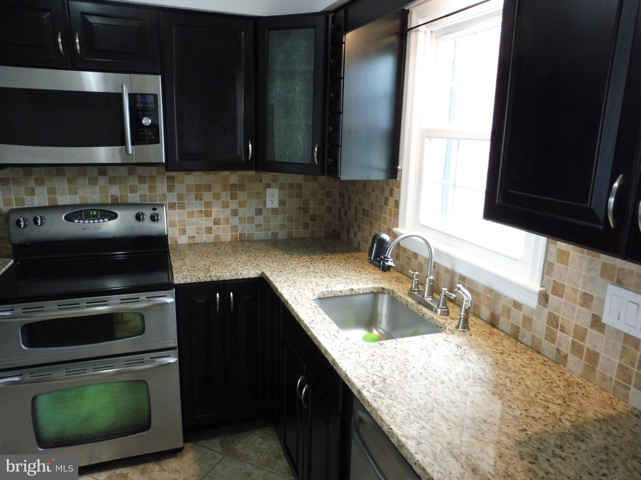 1030 C Margate Court Sterling, VA 20164 - Photo 7 of 27 Granite counters