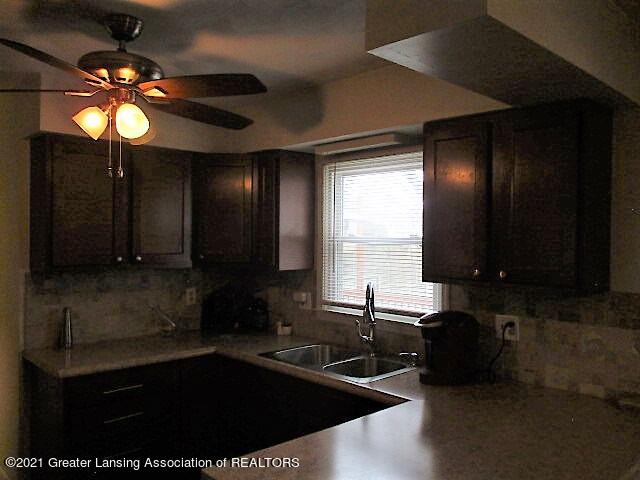 800 West Cavanaugh Road Lansing, MI 48910 - Photo 7 of 26 IMG_1972