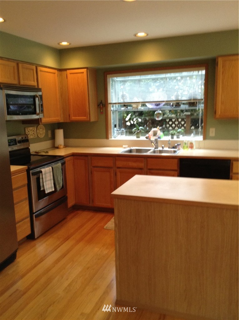 12712 Northeast 200th Place Bothell, WA 98011 - Photo 9 of 18