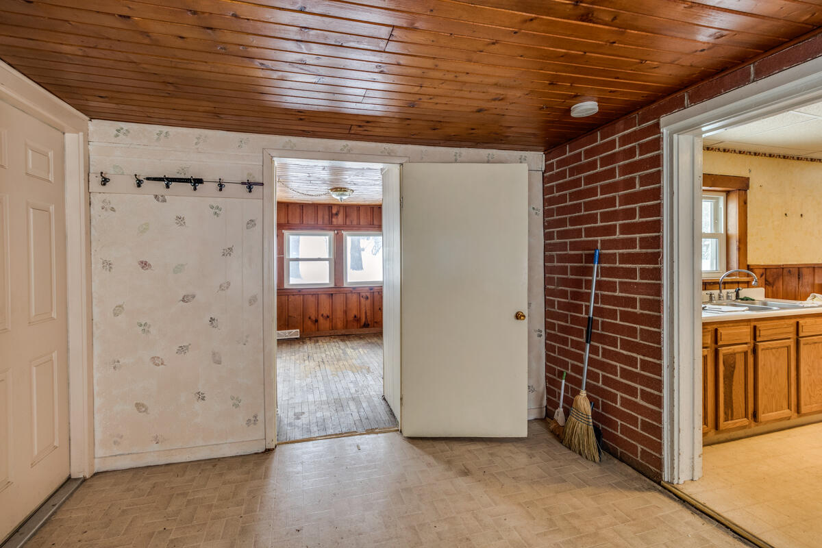 8699 Verona Road Battle Creek, MI 49014 - Photo 2 of 13 002-MLS