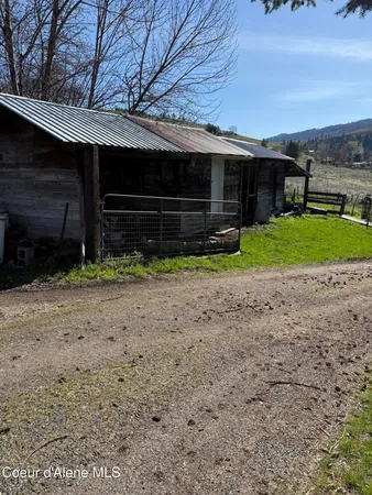 $800,000 | 19357 School Road, Lenore, ID 83541