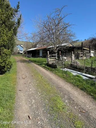 $800,000 | 19357 School Road, Lenore, ID 83541