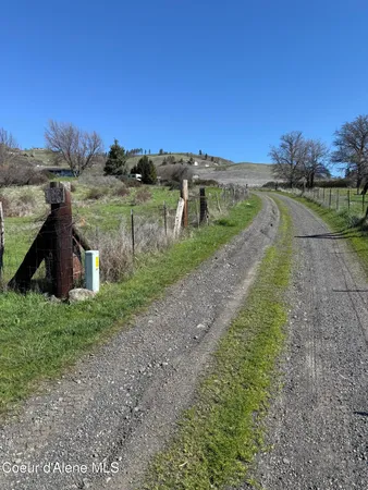 $800,000 | 19357 School Road, Lenore, ID 83541