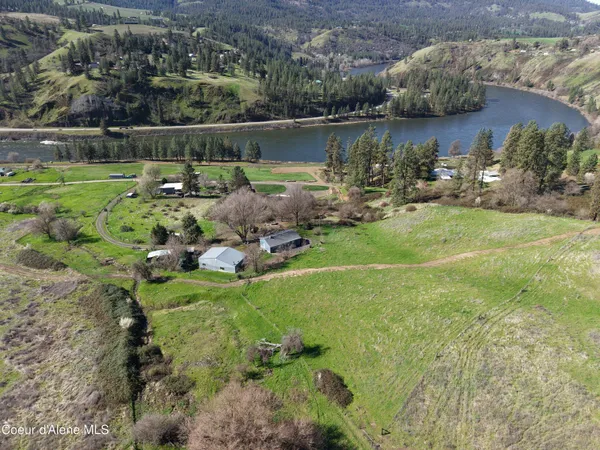 $800,000 | 19357 School Road, Lenore, ID 83541
