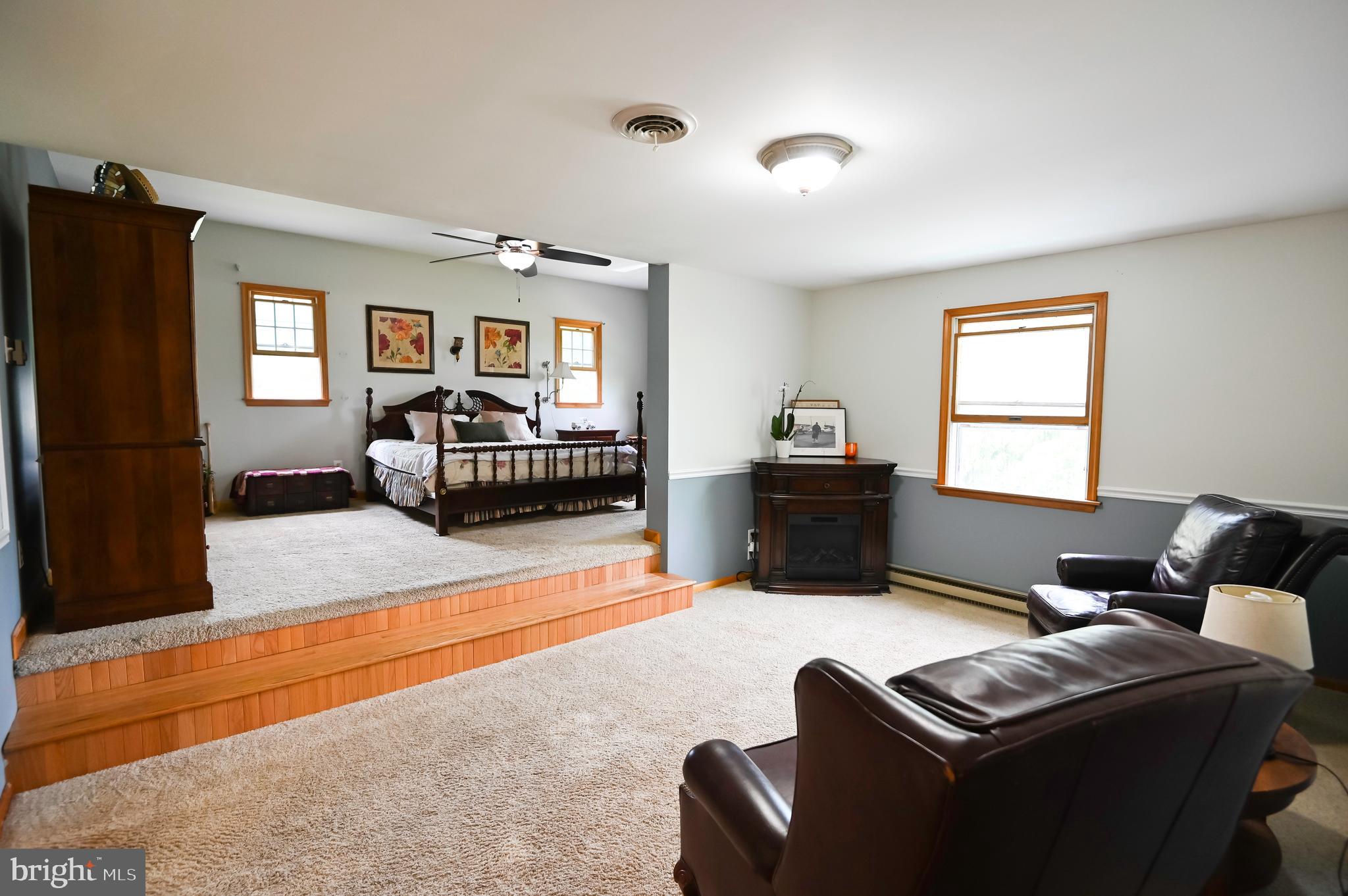 27809 Barnes Road Damascus, MD 20872 - Photo 22 of 35 Master Bedroom with sitting area