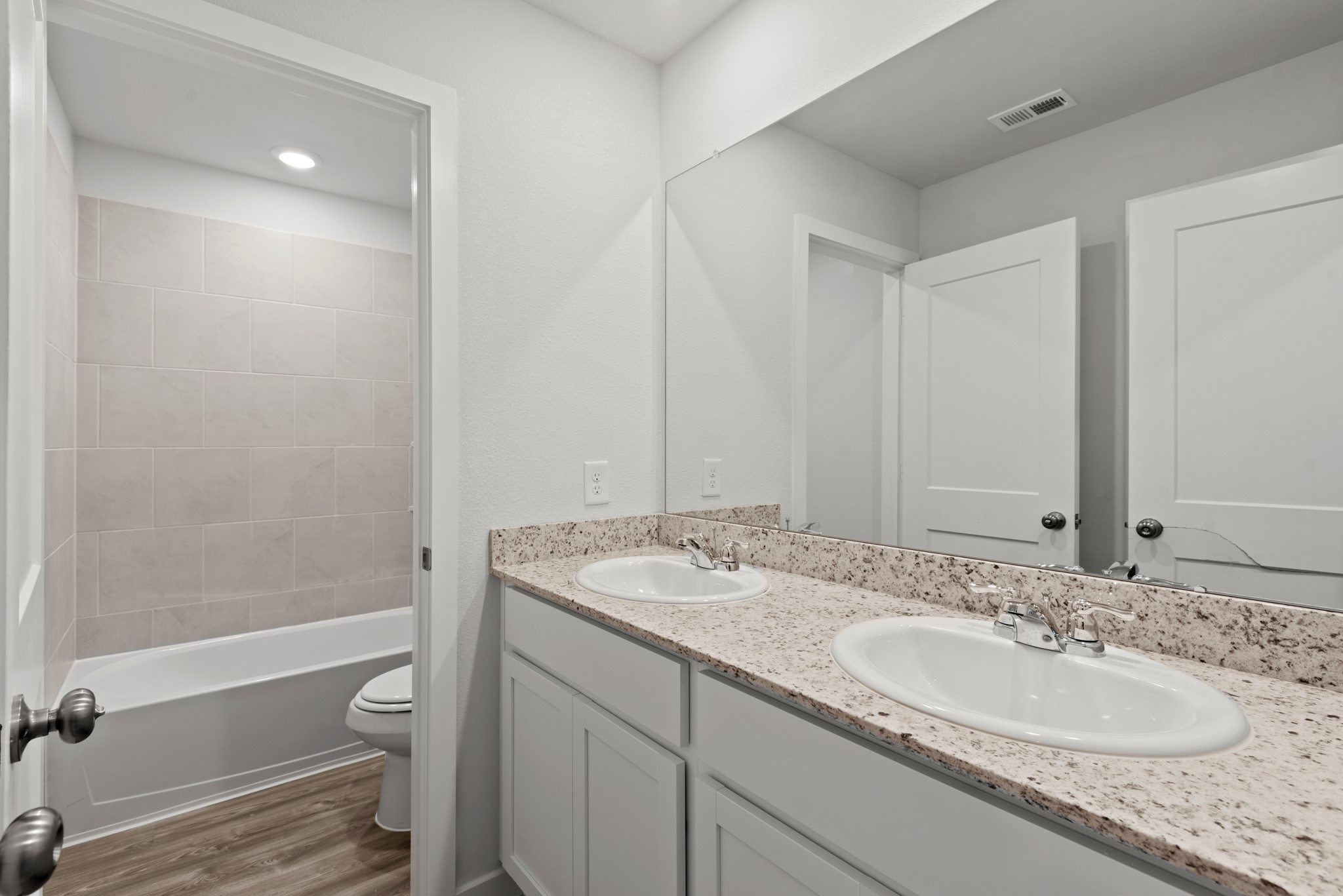 308 Amy Street Angleton, TX 77515 - Photo 13 of 27 Representative Photo