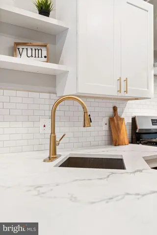 a close view of sink