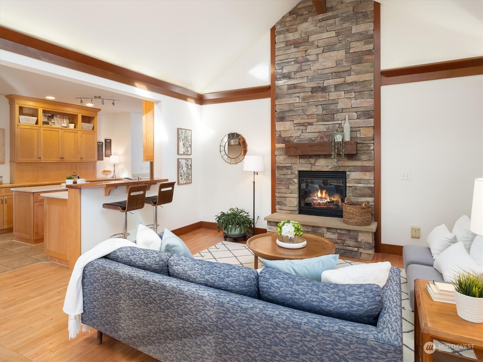 9123 196th Street Southwest Edmonds, WA 98020 - Photo 15 of 38 Gallery Image 15