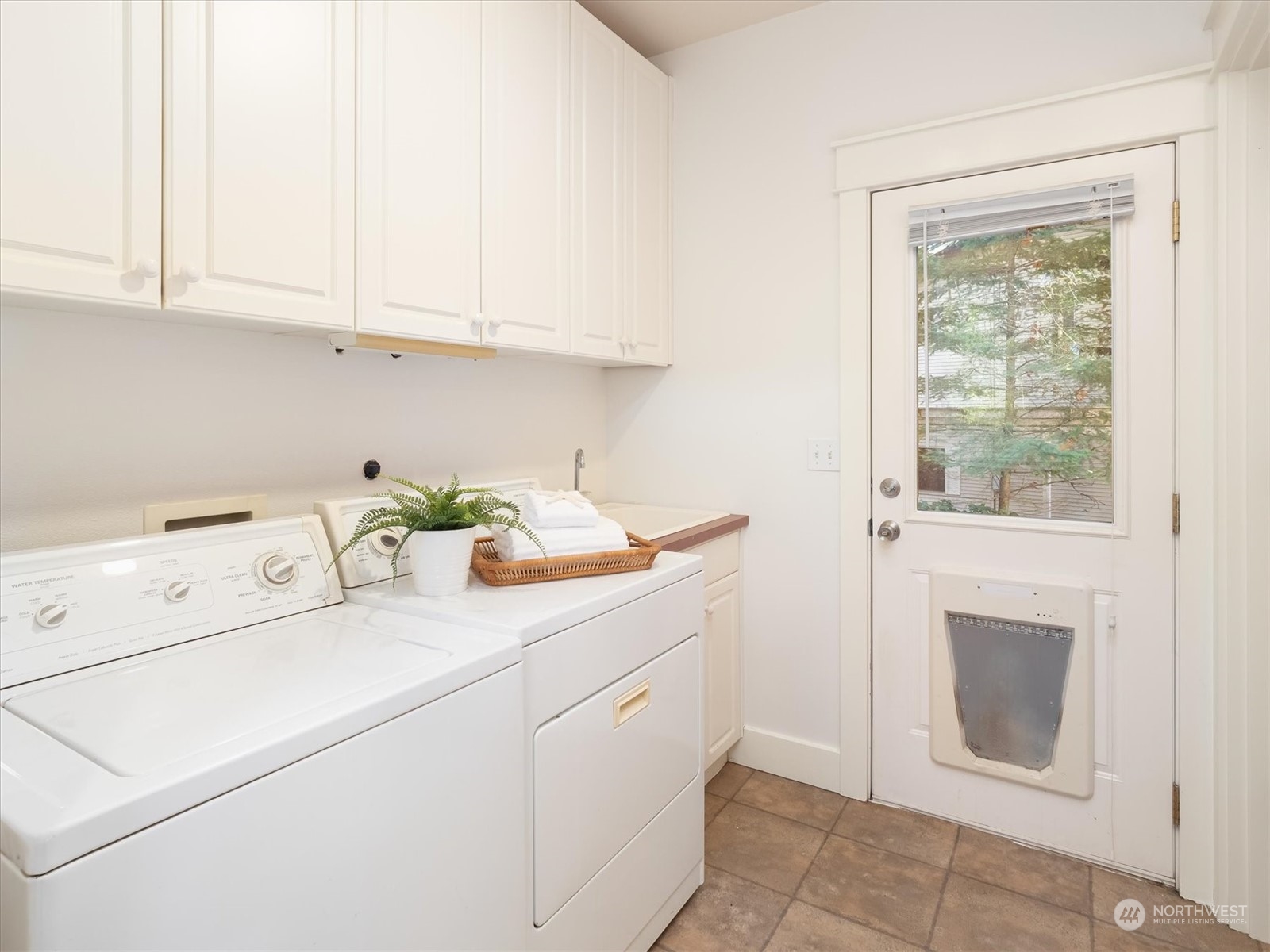 9123 196th Street Southwest Edmonds, WA 98020 - Photo 27 of 38 Gallery Image 27