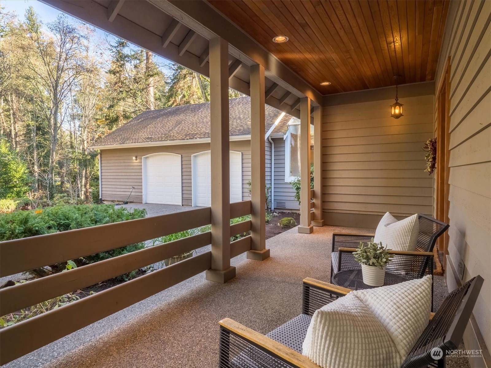 9123 196th Street Southwest Edmonds, WA 98020 - Photo 3 of 38 Gallery Image 3